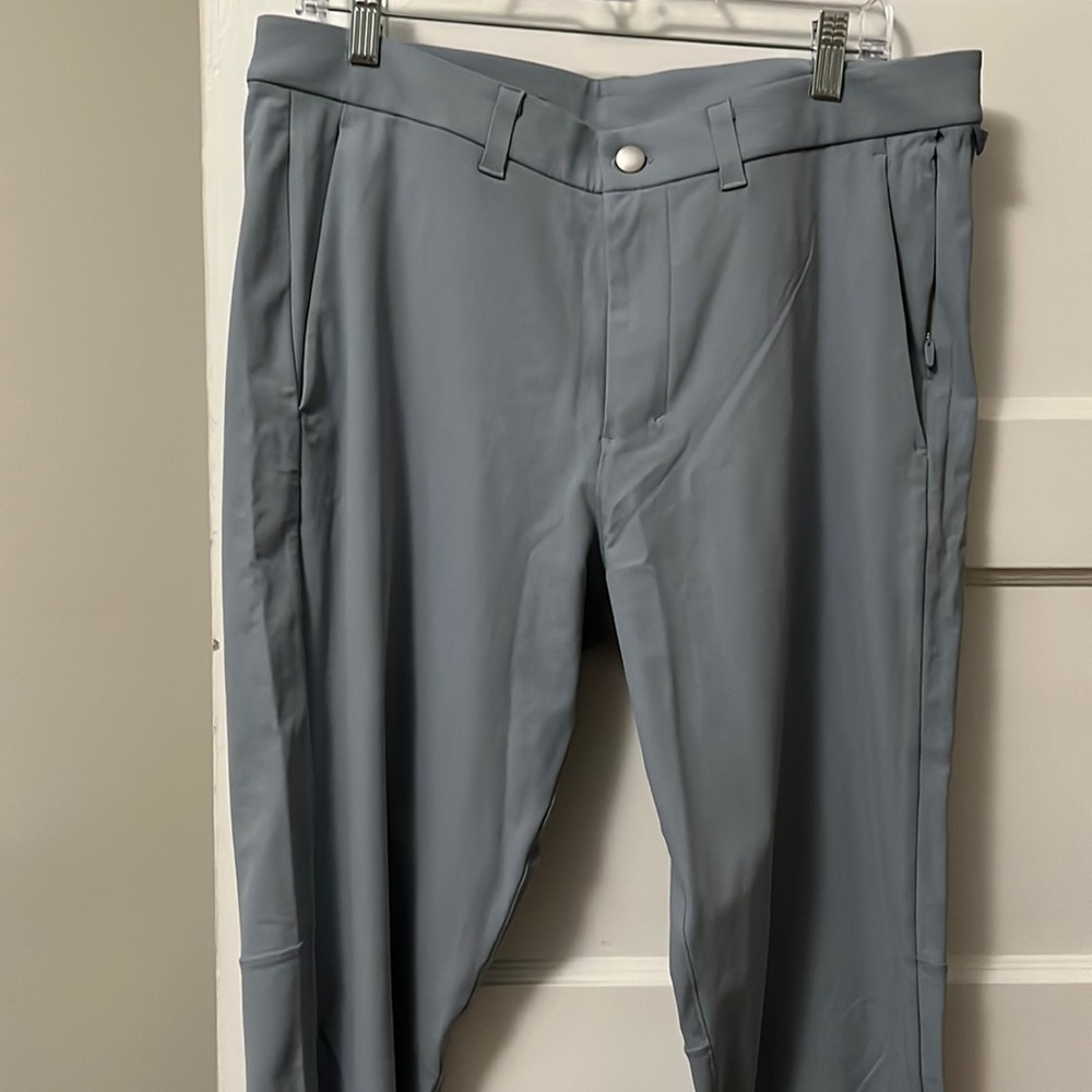 Lululemon men’s commission pant size 34 helped to 29 inch length. Light blue
